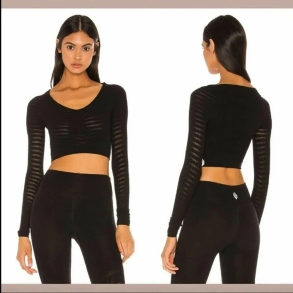 Free People‎ Movement Black Cropped Breathable Long Sleeve Gone Adrift Large New